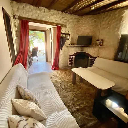 Saint Nicholas Heights Tatil Evi *