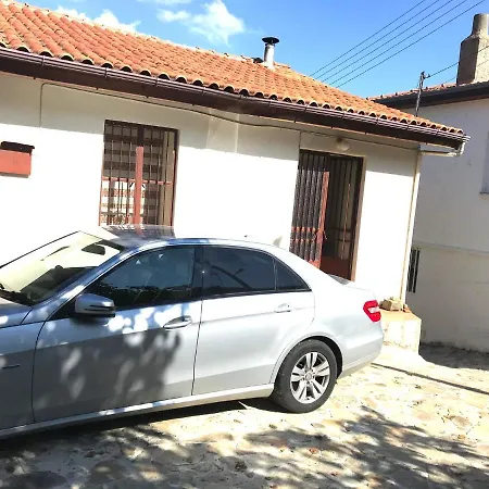 Saint Nicholas Heights Tatil Evi *