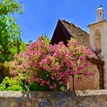 Saint Nicholas Heights *
