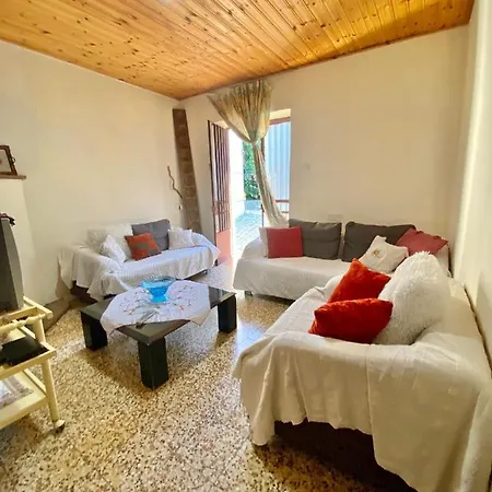 Saint Nicholas Heights Chakistra