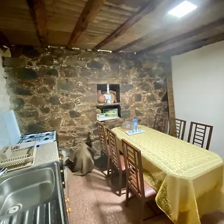 Saint Nicholas Heights Nyaraló