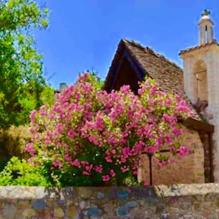 Saint Nicholas Heights *